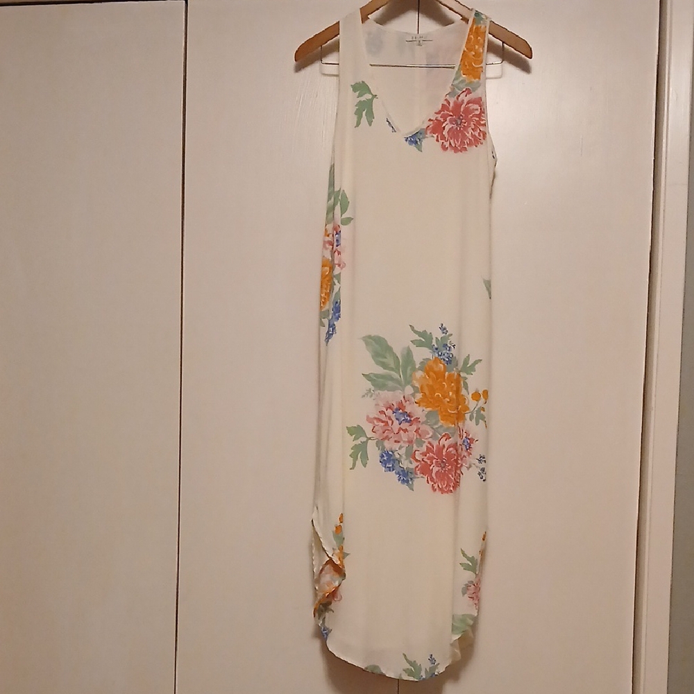 Size Xs  Z Supply Reverie Floral Midi Dress. 